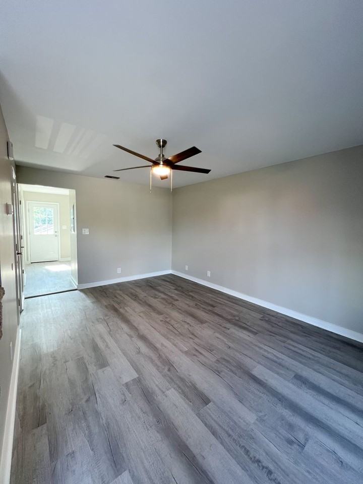 530 Hietts Lane - Photo 6 of 50