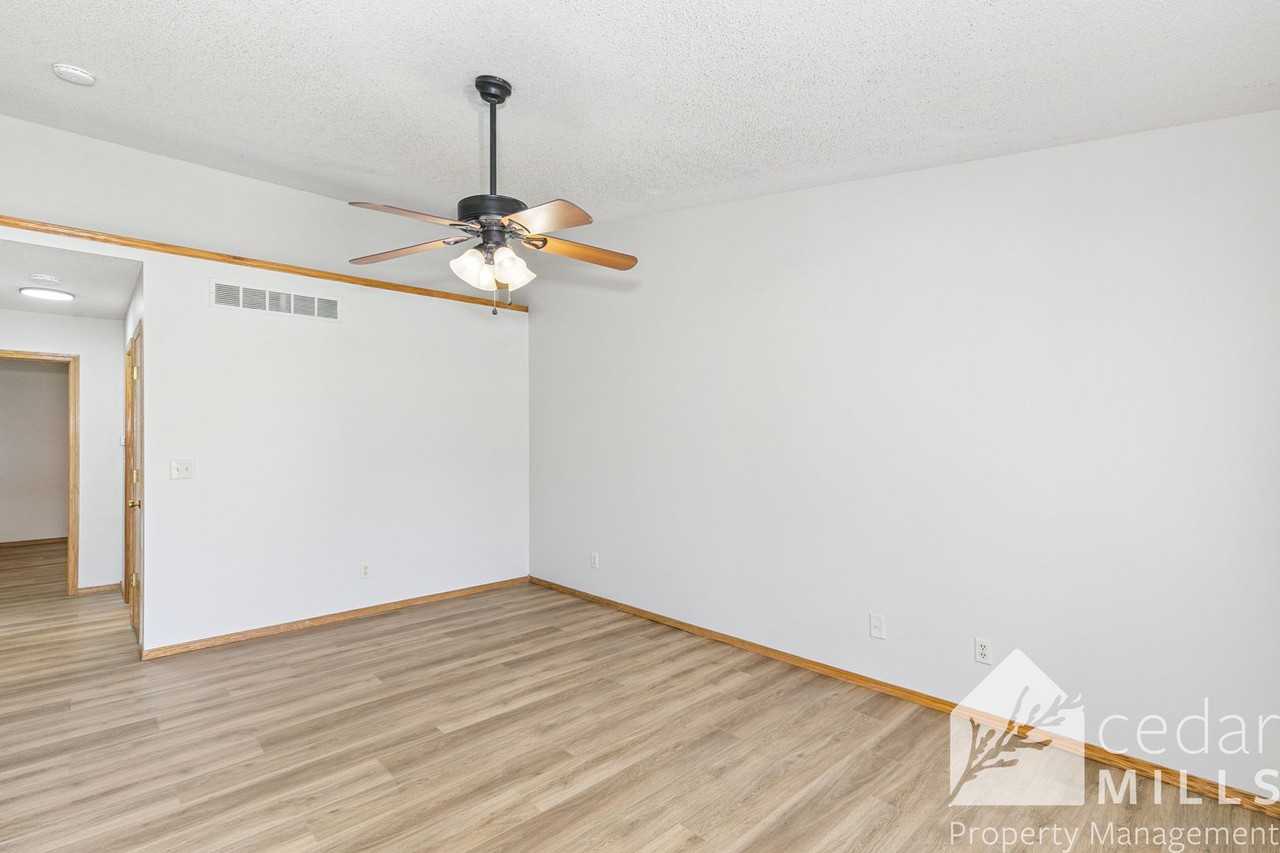 514 W Songbird St - Photo 3 of 13