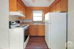 featured image of 330 School St