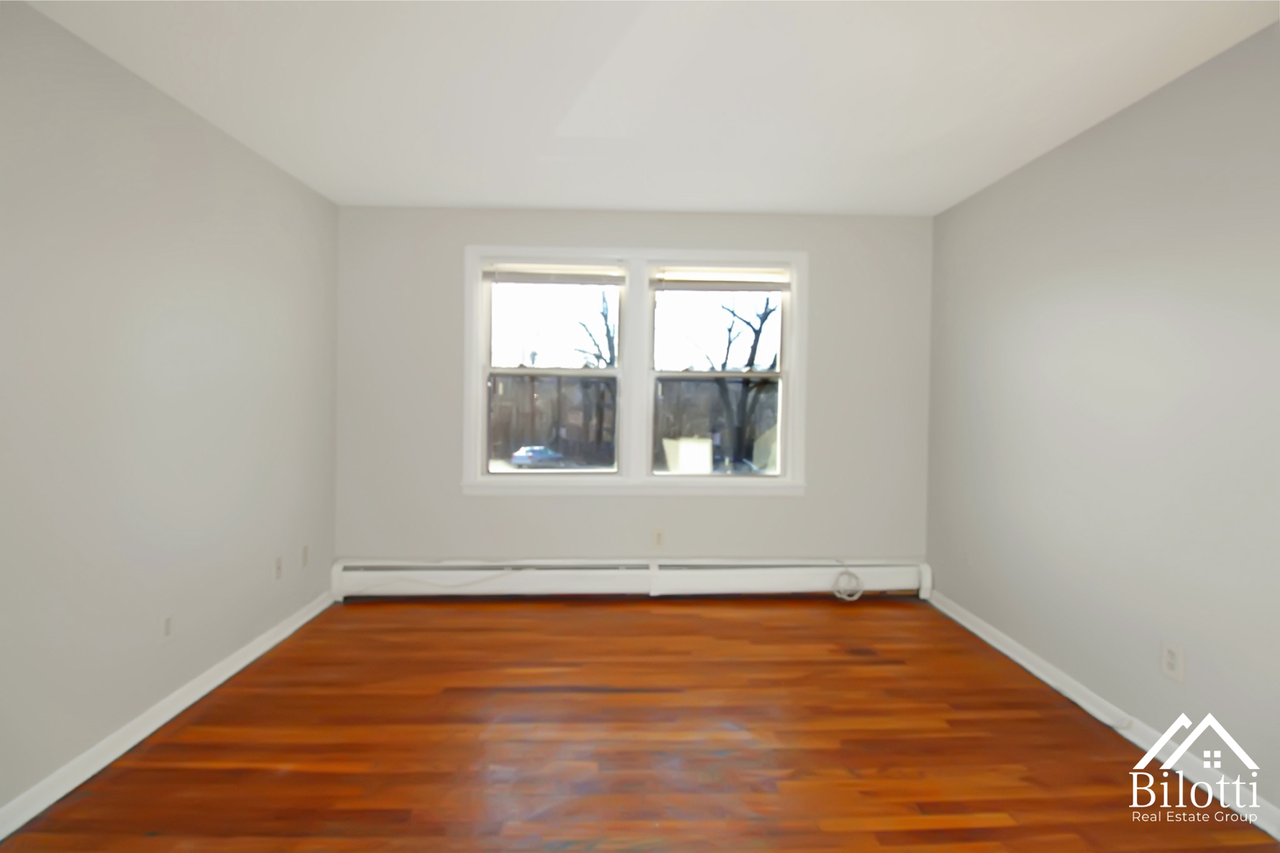 330 School Street - Photo 5 of 13
