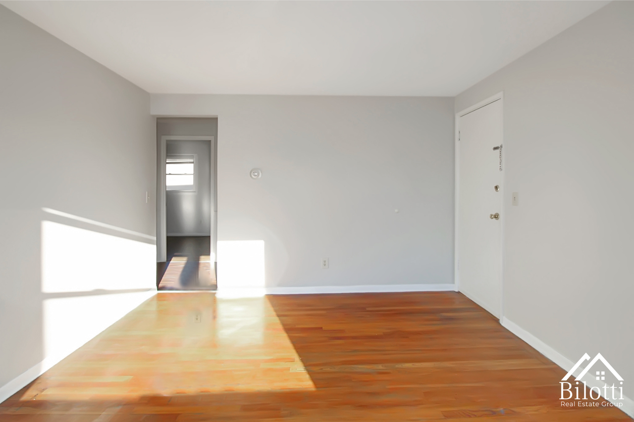 330 School Street - Photo 6 of 13