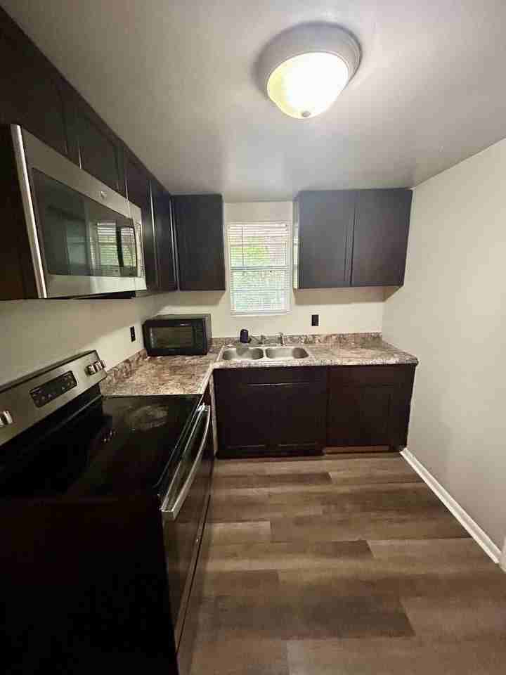 442 Nw 18th Ave - Photo 3 of 13