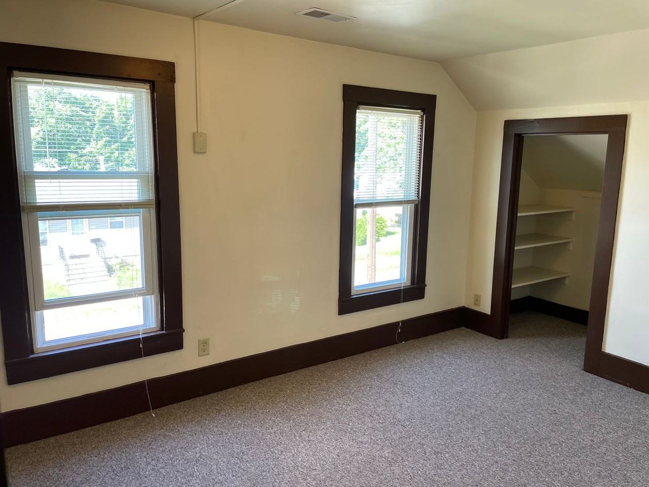 749 Prospect Ave - Photo 6 of 22