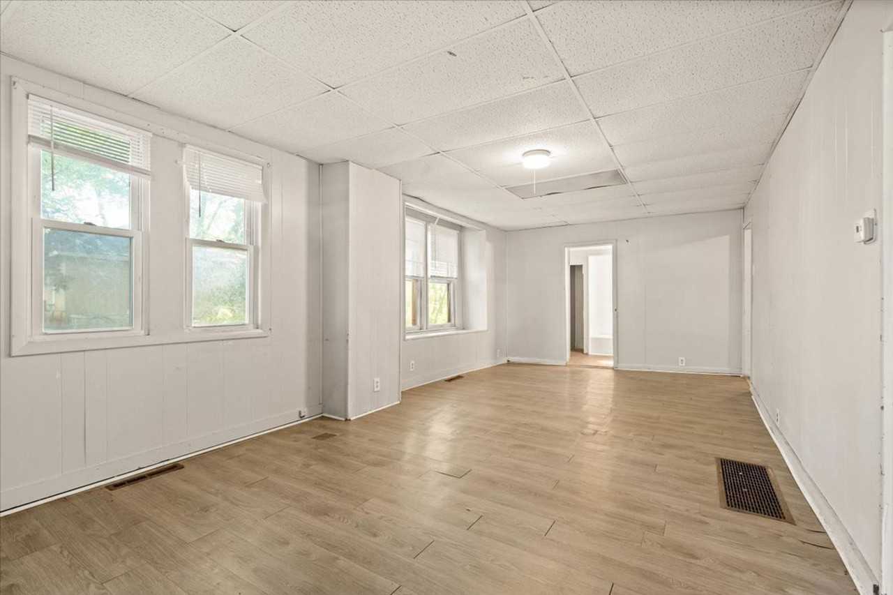 3115 Chelsea Ave - Photo 2 of 17