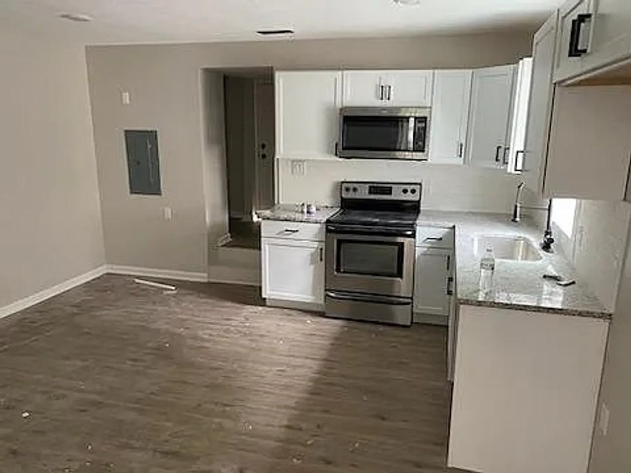 1130 Washington Blvd - Photo 2 of 4