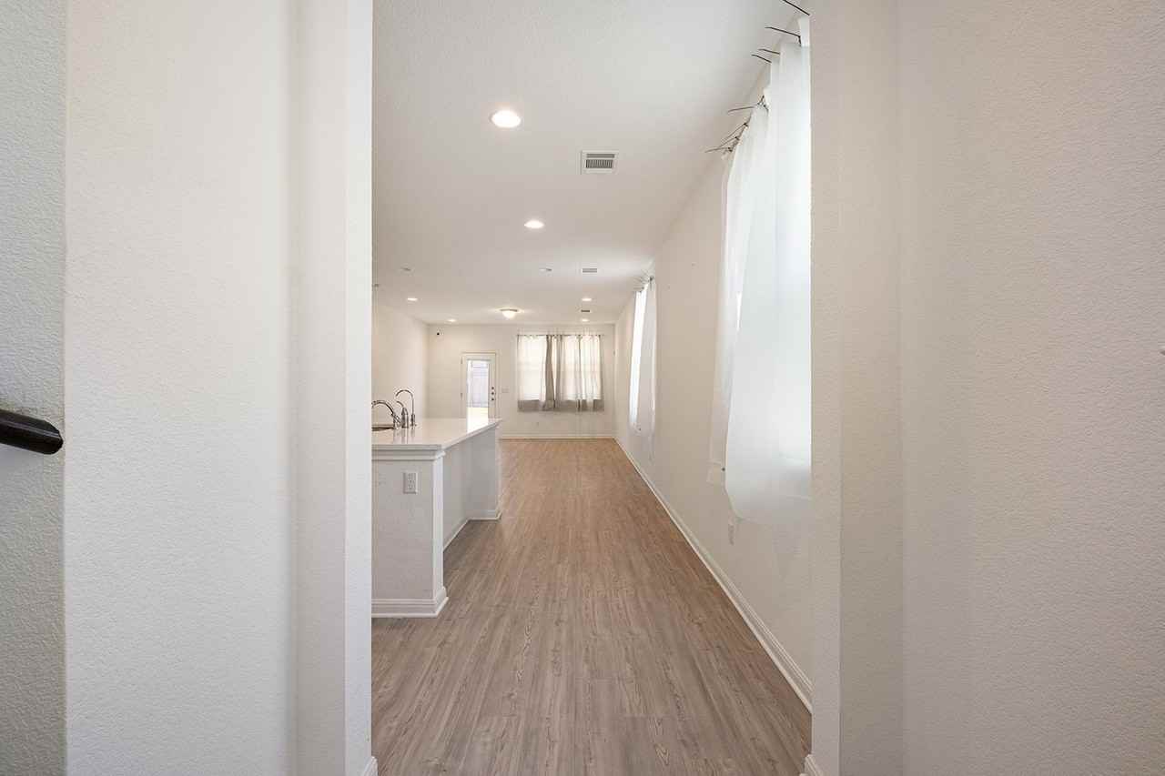 12009 Curlin Cv - Photo 4 of 28