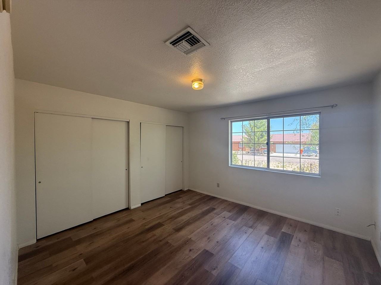 7778 E Pioneer Dr - Photo 6 of 11