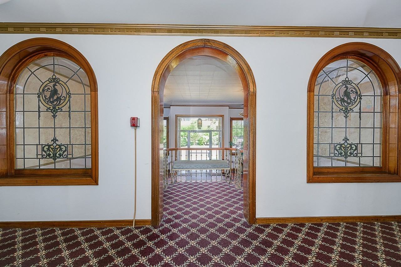 Hillcrest Apartments - Photo 3 of 12