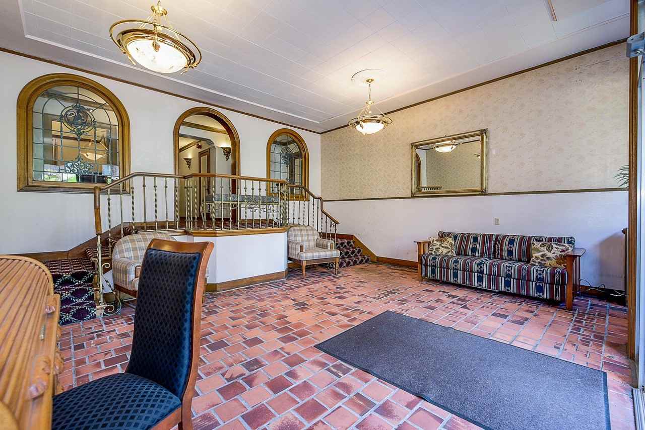 Hillcrest Apartments - Photo 5 of 12