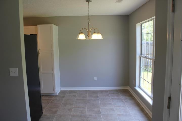 134 Ashdown Dr - Photo 3 of 12