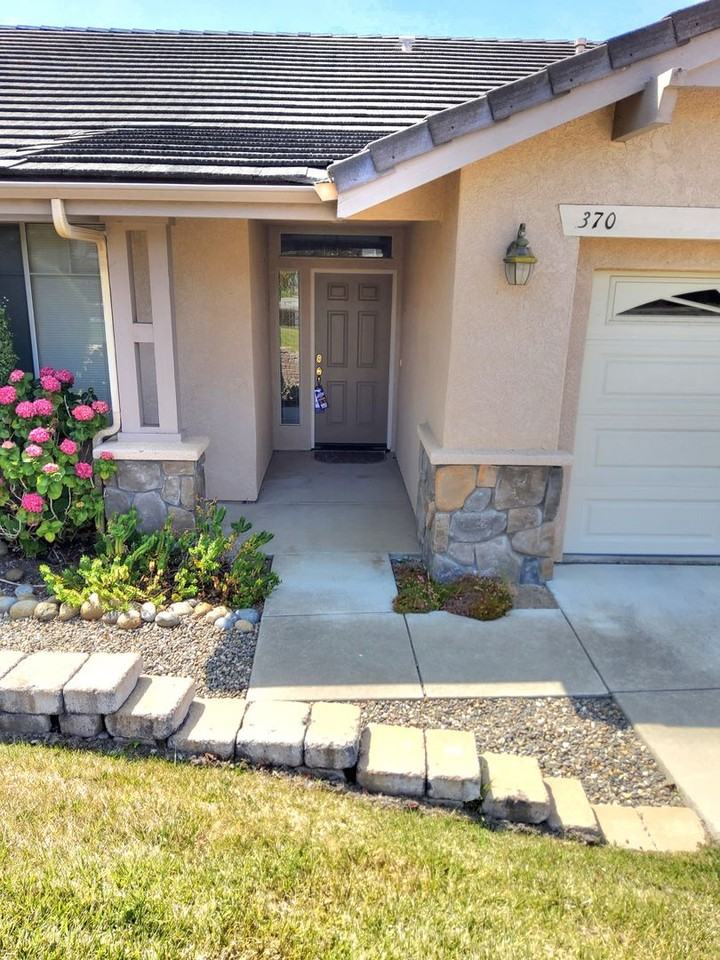 370 Vista Dr - Photo 2 of 36