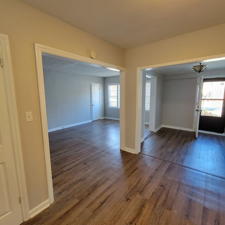 3960 Trask Dr - Photo 4 of 16