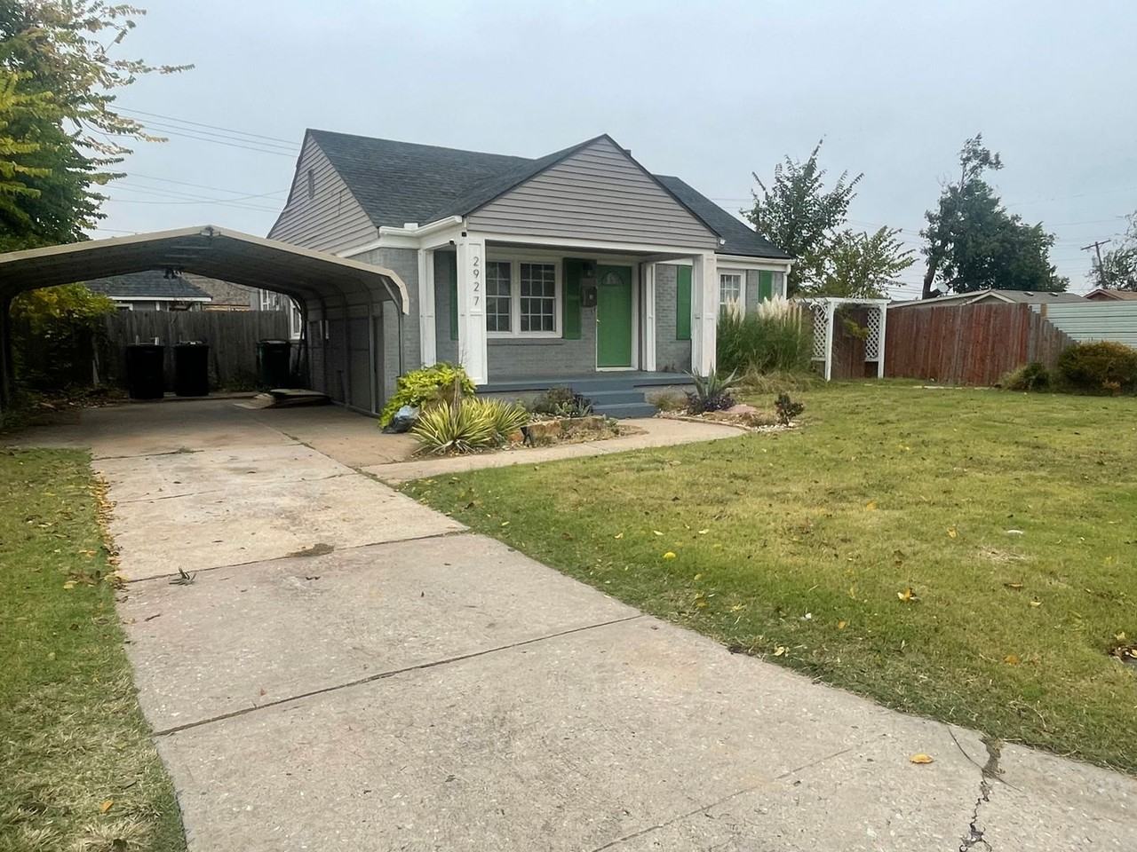 2927 Nw 22nd St - Photo 2 of 14