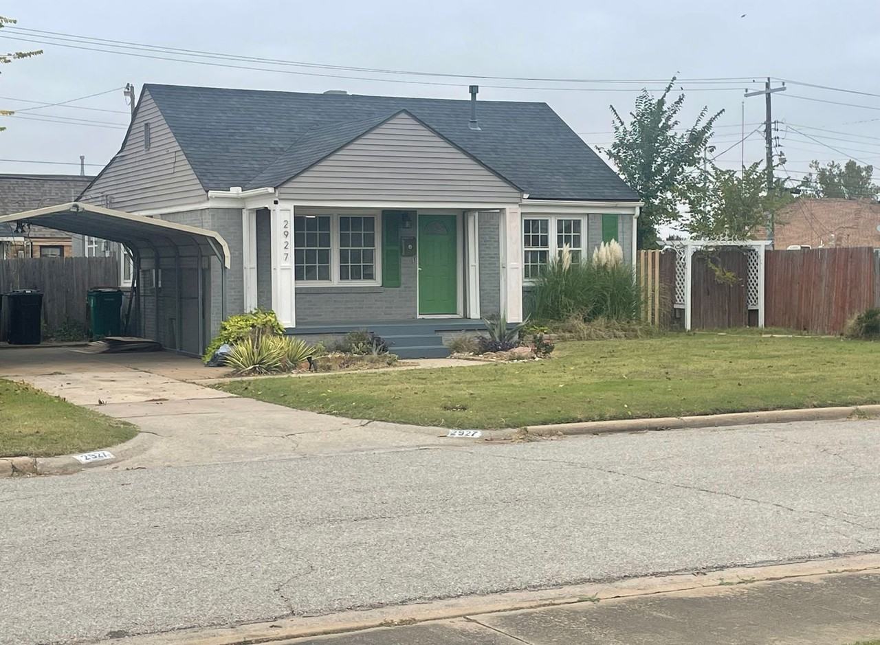 2927 Nw 22nd St - Photo 3 of 14