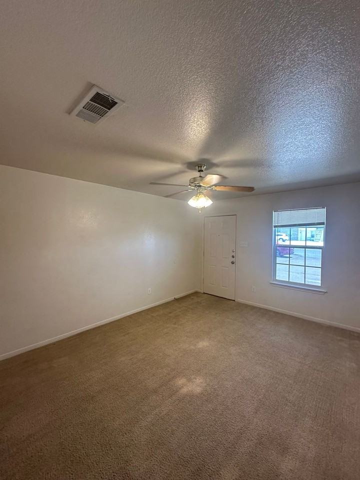 4203 Primrose Drive #B - Photo 4 of 24