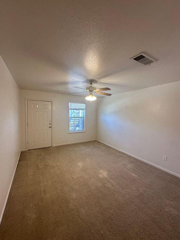 4203 Primrose Drive #B - Photo 6 of 24