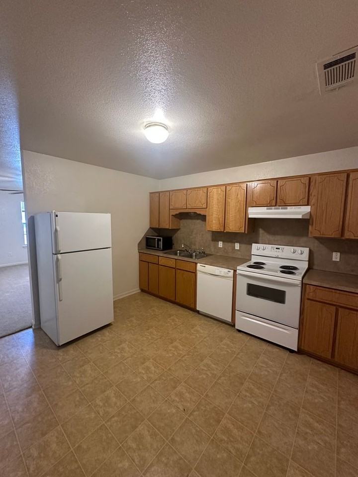 4203 Primrose Drive #B - Photo 7 of 24