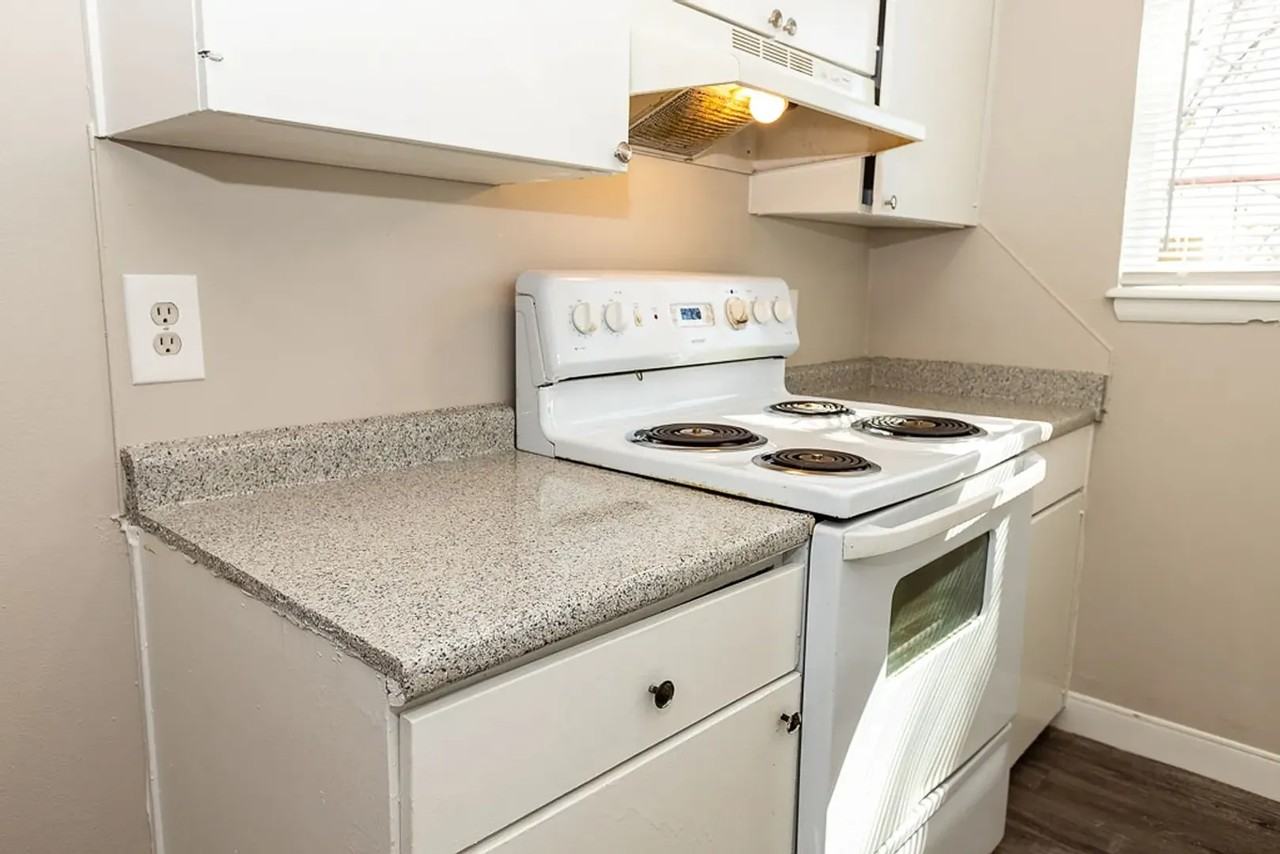 Evanston Apartments - Photo 4 of 40