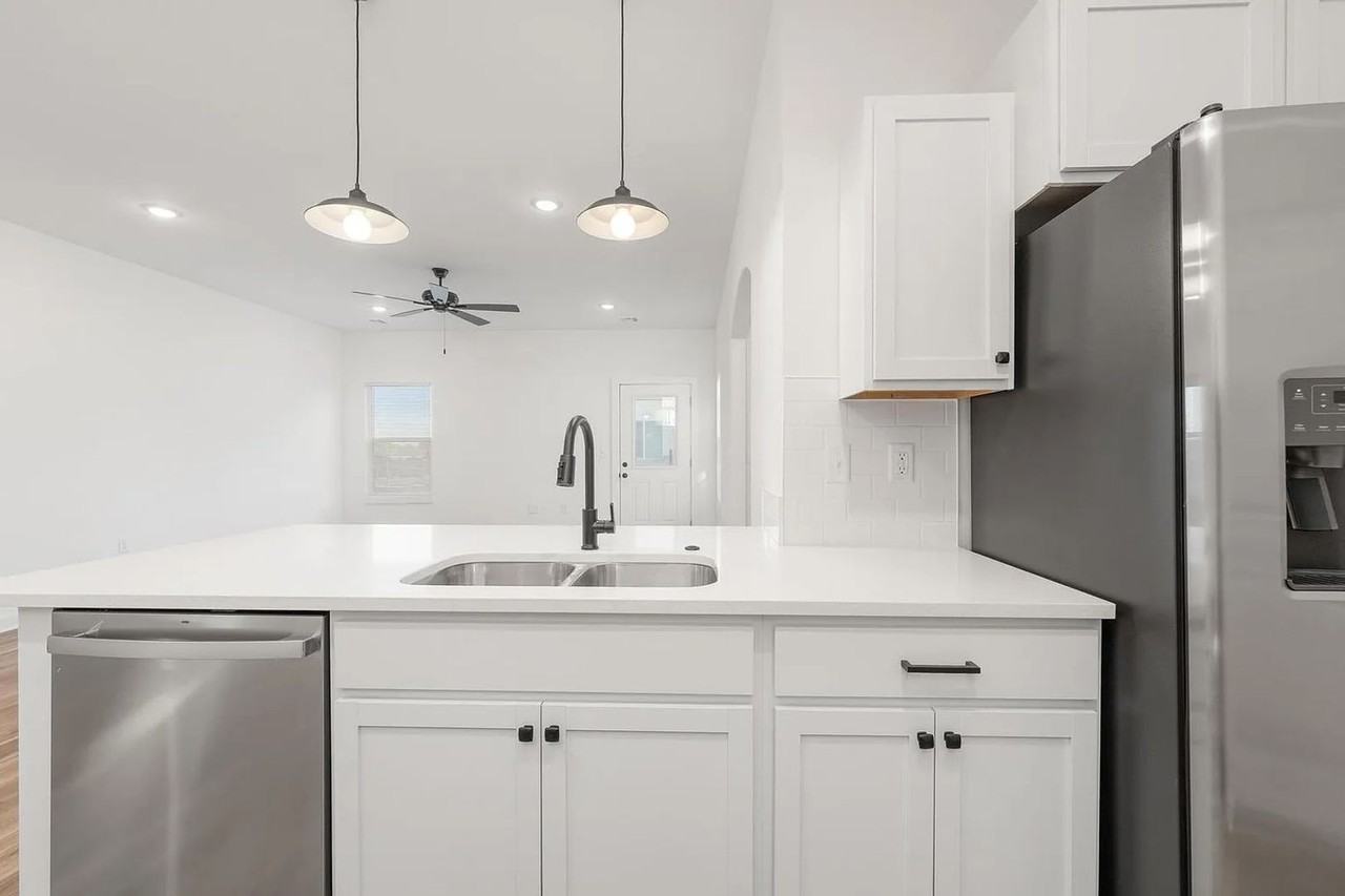 2133 W Elk Ridge Ave - Photo 5 of 19