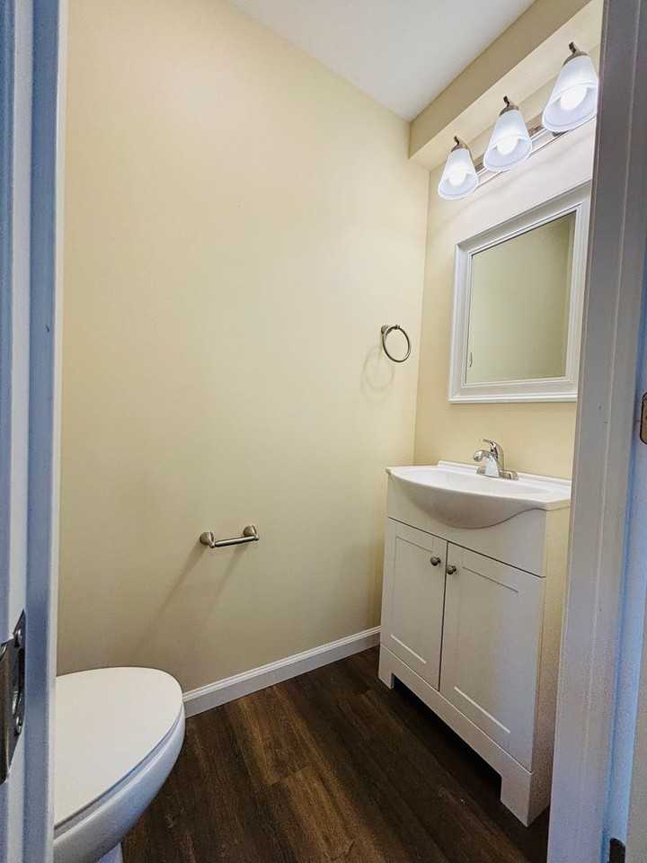 175 Craig St - Photo 7 of 17