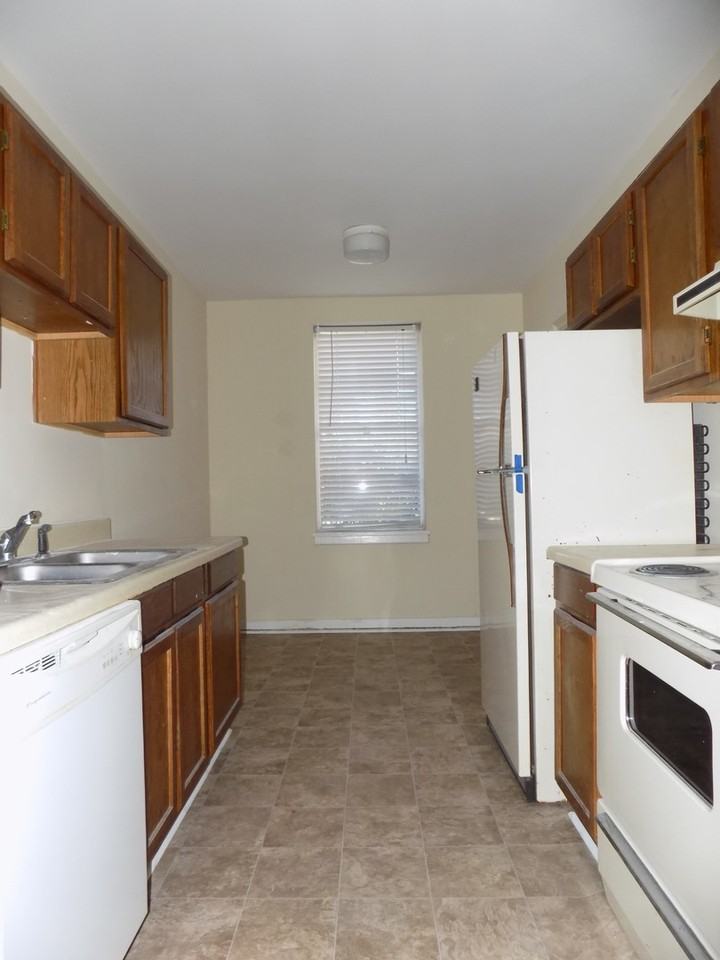 526 Edisto Ave - Photo 2 of 12