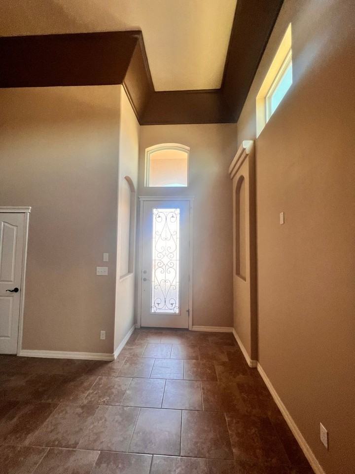 3630 Grand Bahamas Dr - Photo 2 of 24