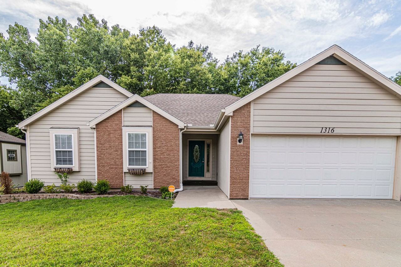 1316 Elm Creek Dr - Photo 2 of 33