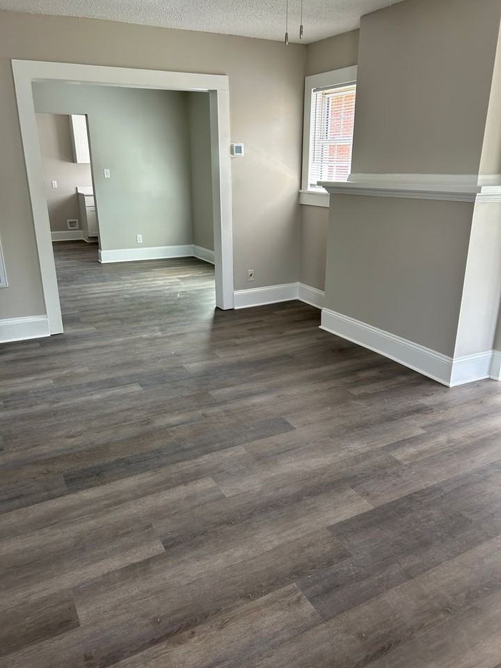 400 W 25th St - Photo 2 of 11