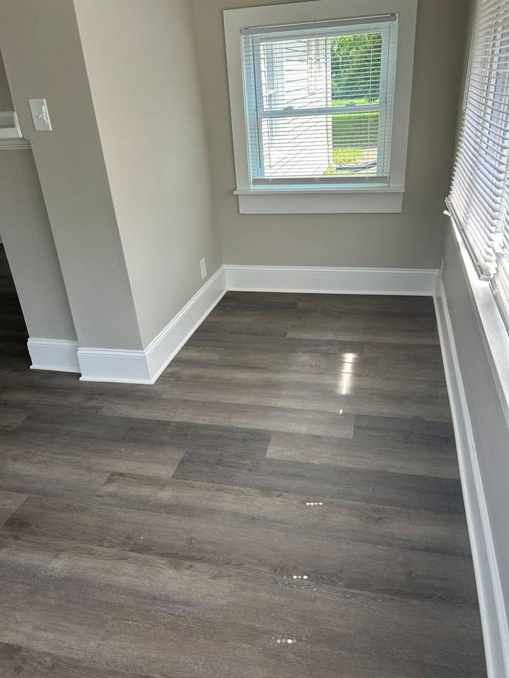 400 W 25th St - Photo 4 of 11
