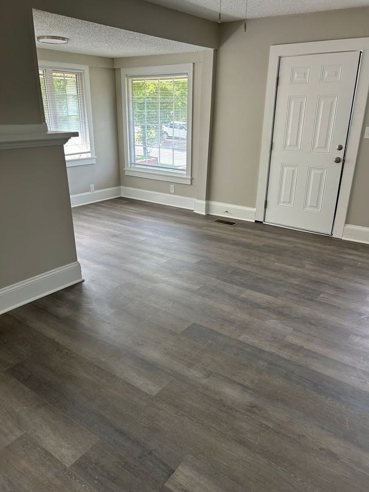 400 W 25th St - Photo 5 of 11