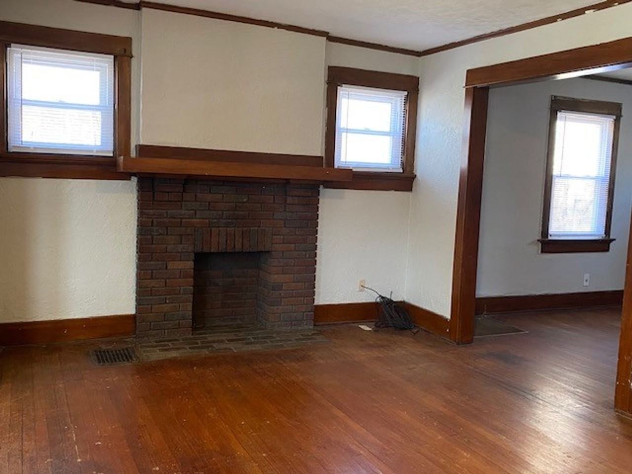 147 W Hudson Ave - Photo 2 of 19