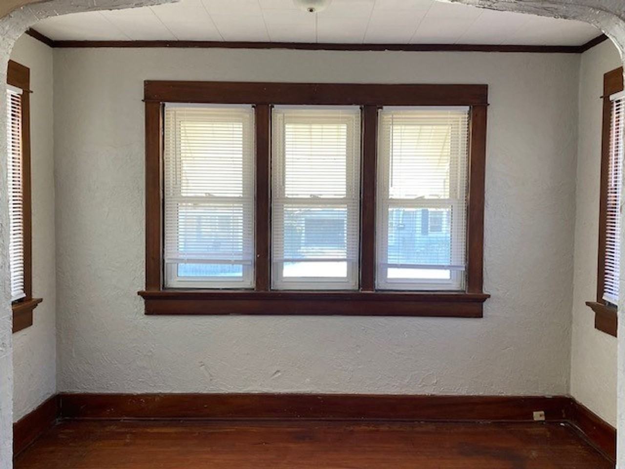 147 W Hudson Ave - Photo 3 of 19