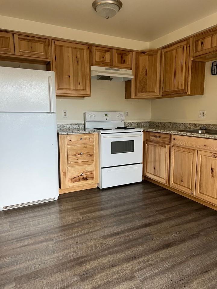 2044 Ne Purcell Blvd - Photo 5 of 11