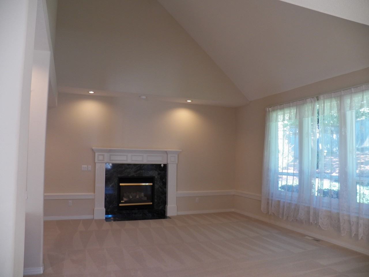 23035 Bland Cir - Photo 3 of 24