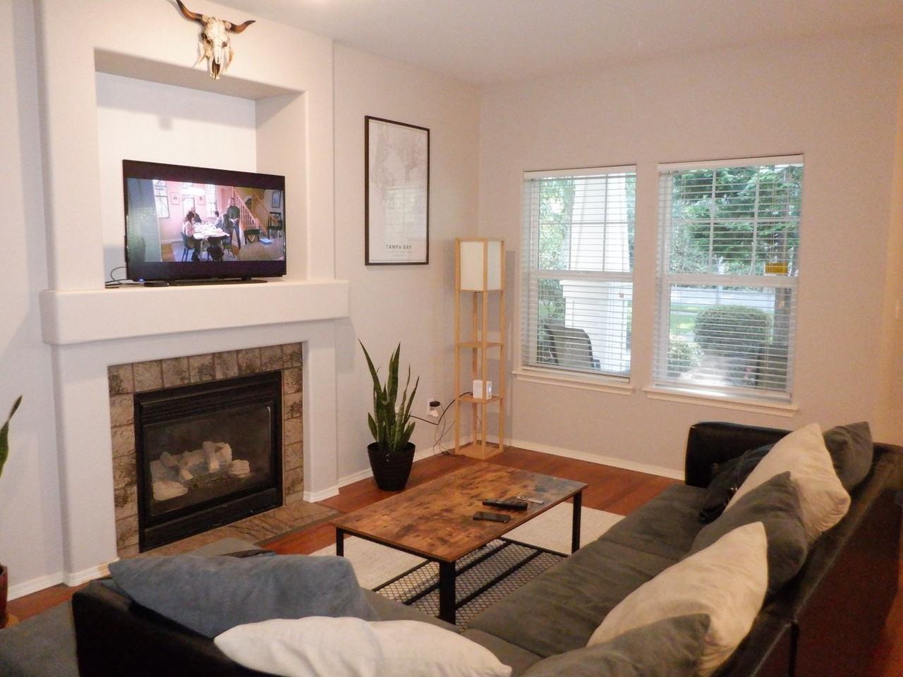 1610 Kennedy Pl - Photo 3 of 9