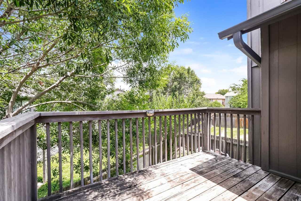 314 Rawhide Loop - Photo 3 of 10