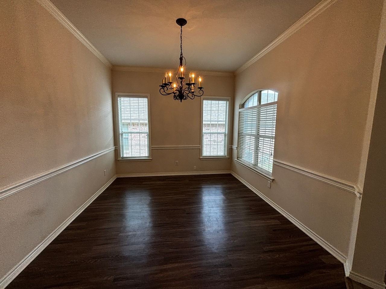 3906 Links Ln - Photo 3 of 15