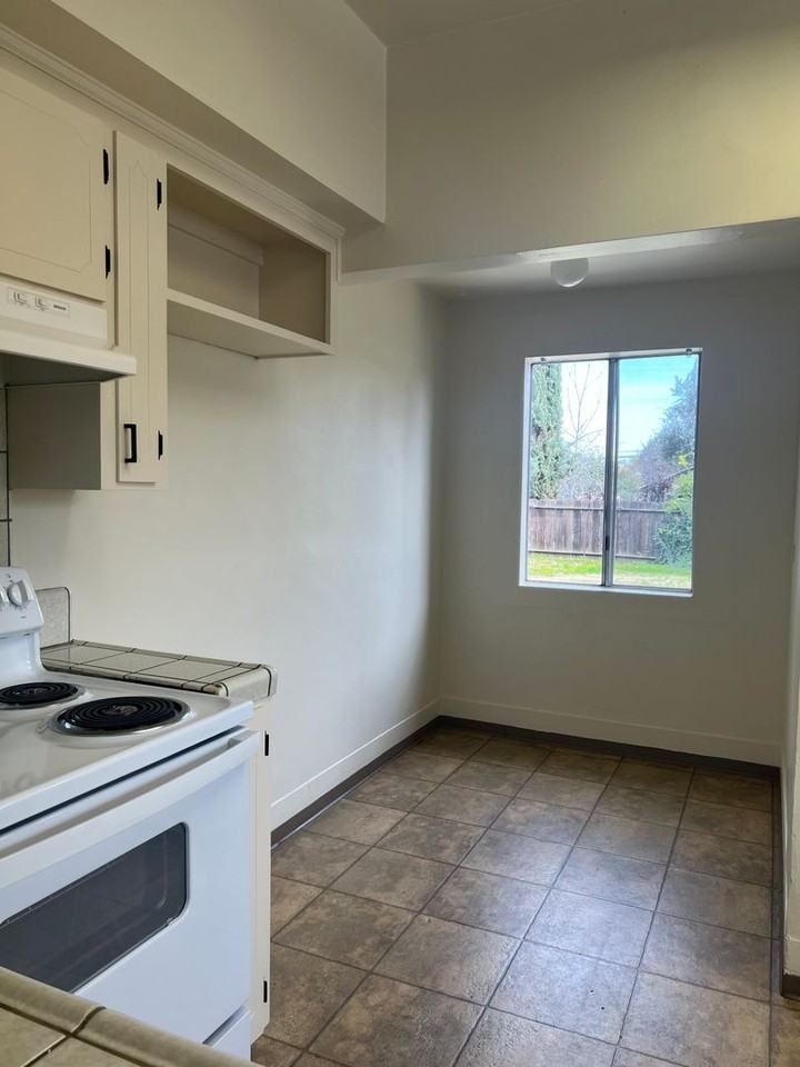 790 Sycamore Ave - Photo 5 of 19
