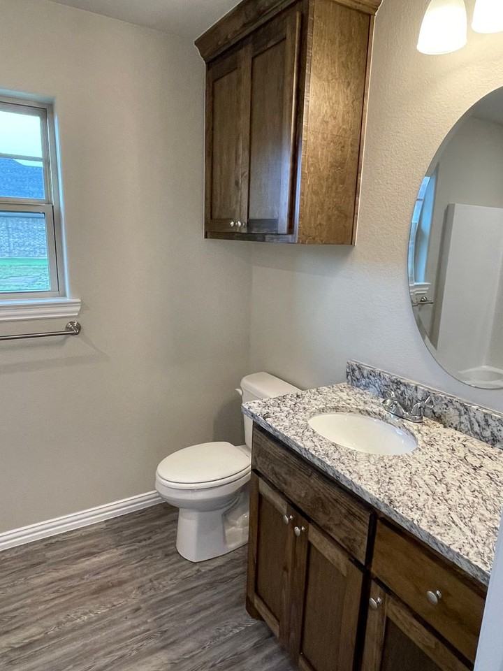 32 Huntington Beach St - Photo 6 of 12