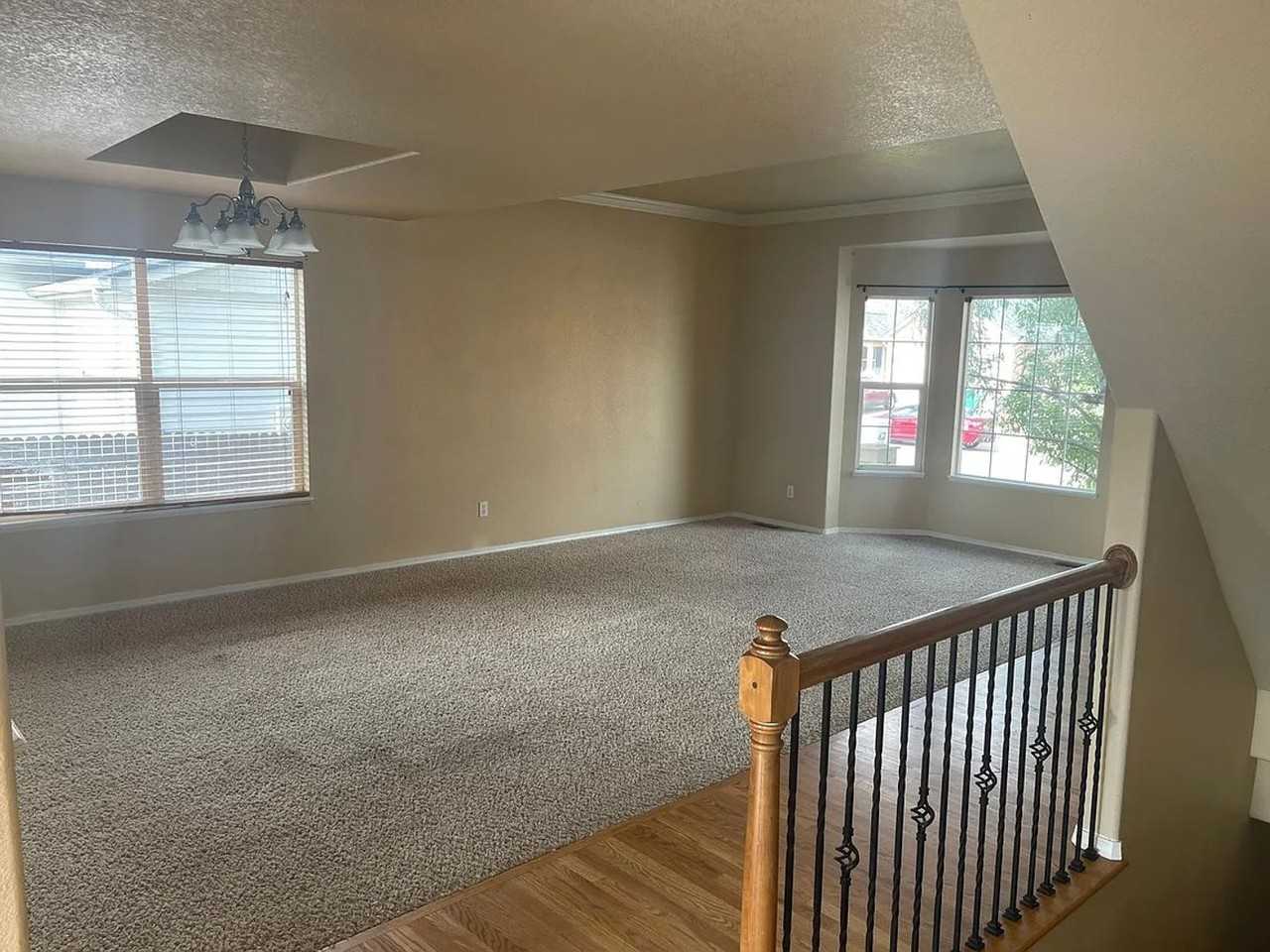 8021 Lodi Lane - Photo 4 of 30