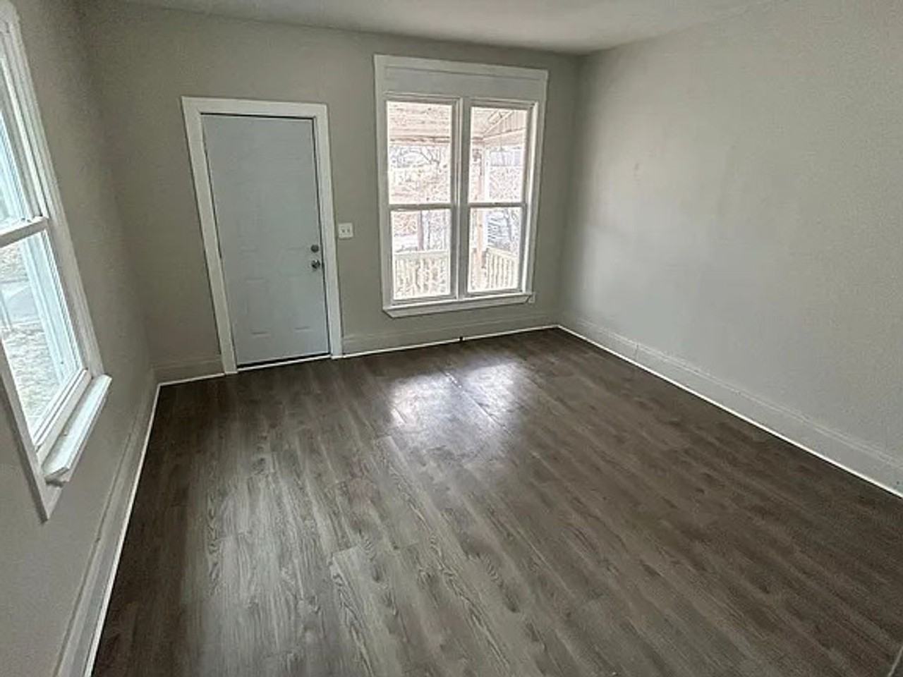 3216 Roberts St - Photo 2 of 7