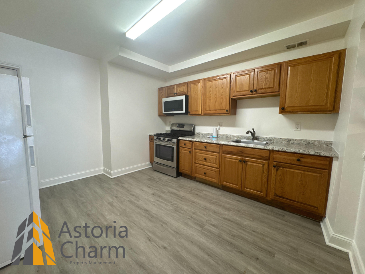 1303 N Milton Ave - Photo 2 of 41