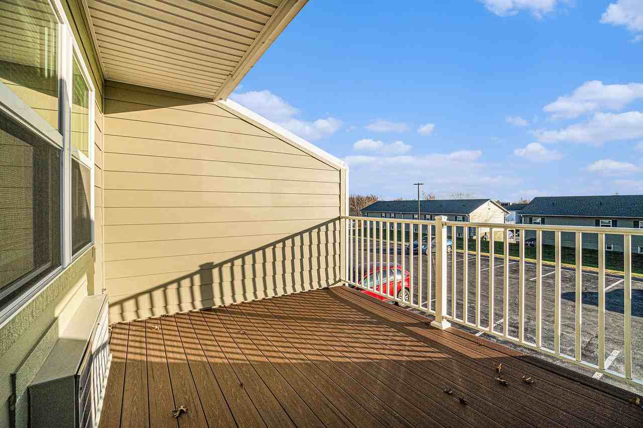 Gladstone Studios - Photo 3 of 39