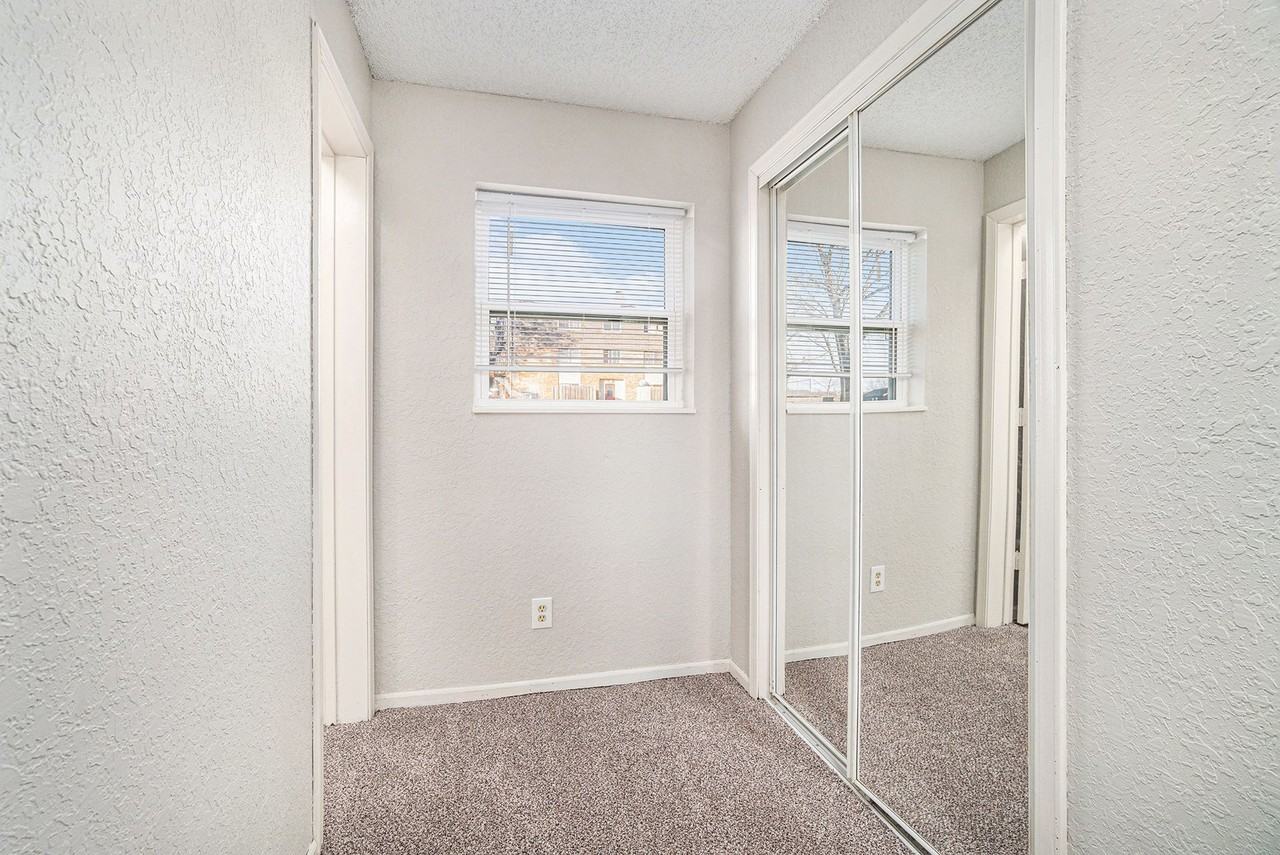 Gladstone Studios - Photo 7 of 39