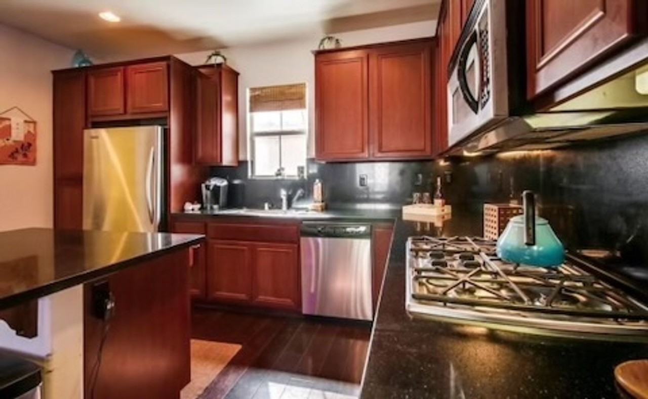 2281 Huntington Point Rd - Photo 4 of 11