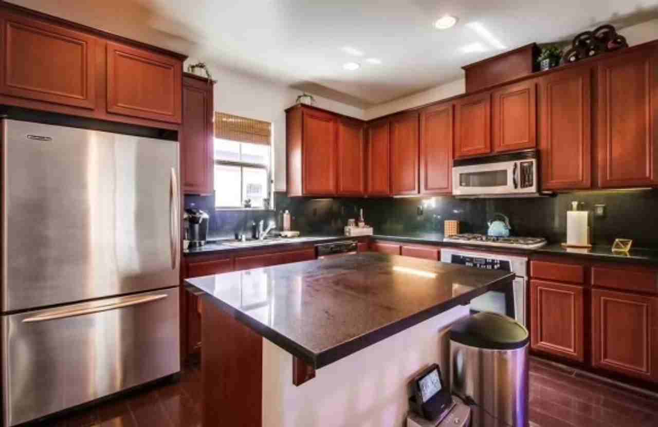 2281 Huntington Point Rd - Photo 5 of 11