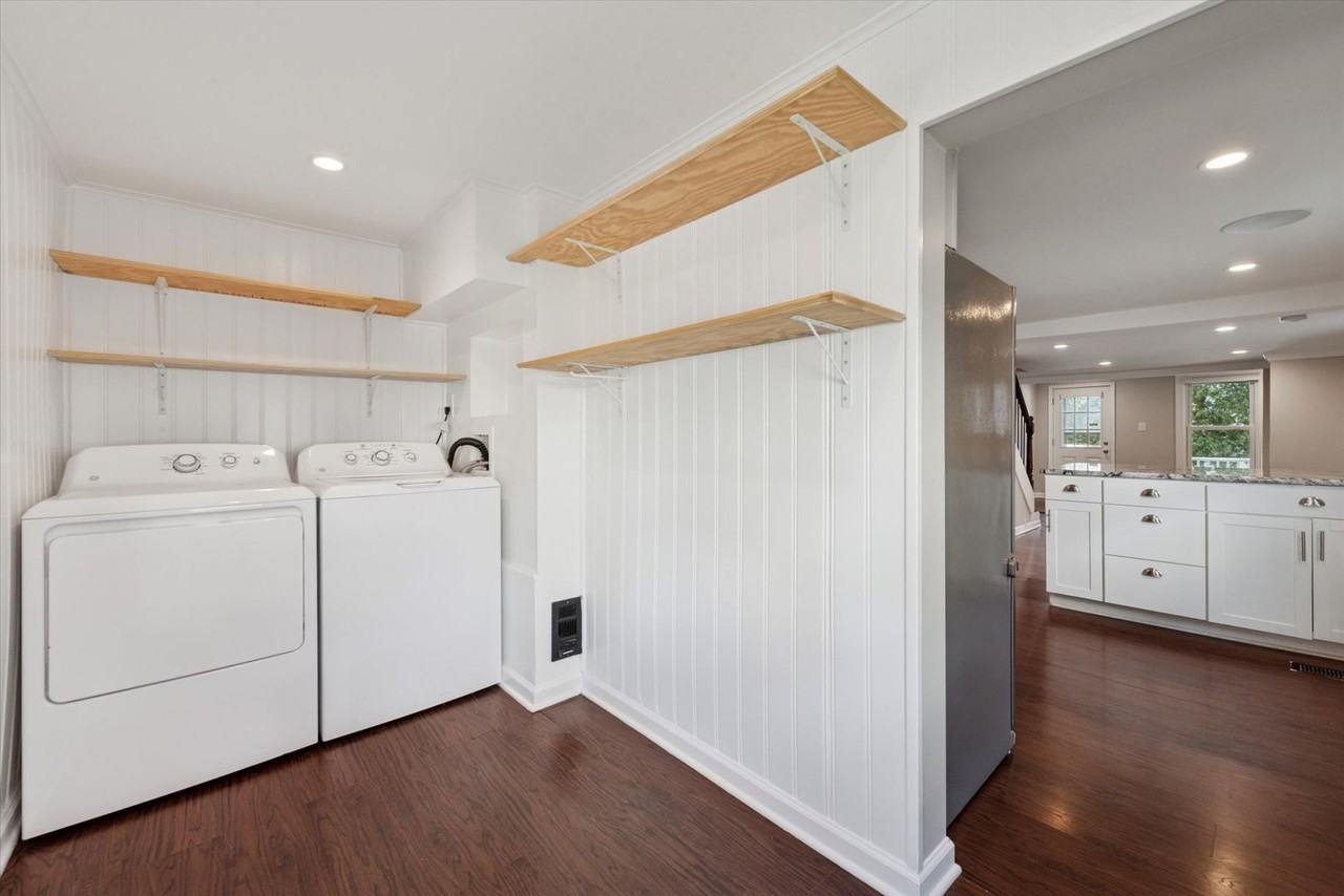 509 E Barnard St - Photo 4 of 19