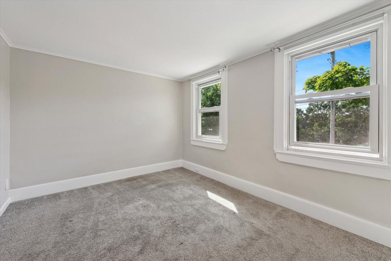 509 E Barnard St - Photo 6 of 19