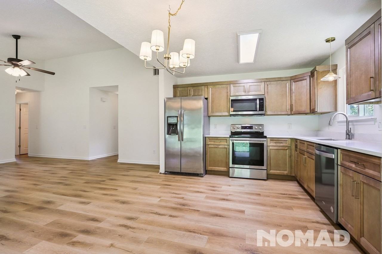 1015 Chelsea Dr - Photo 3 of 28