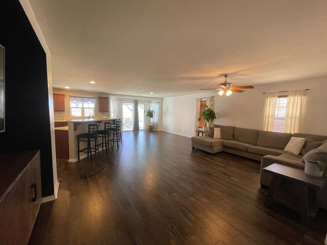 43115 Rucker St - Photo 4 of 23